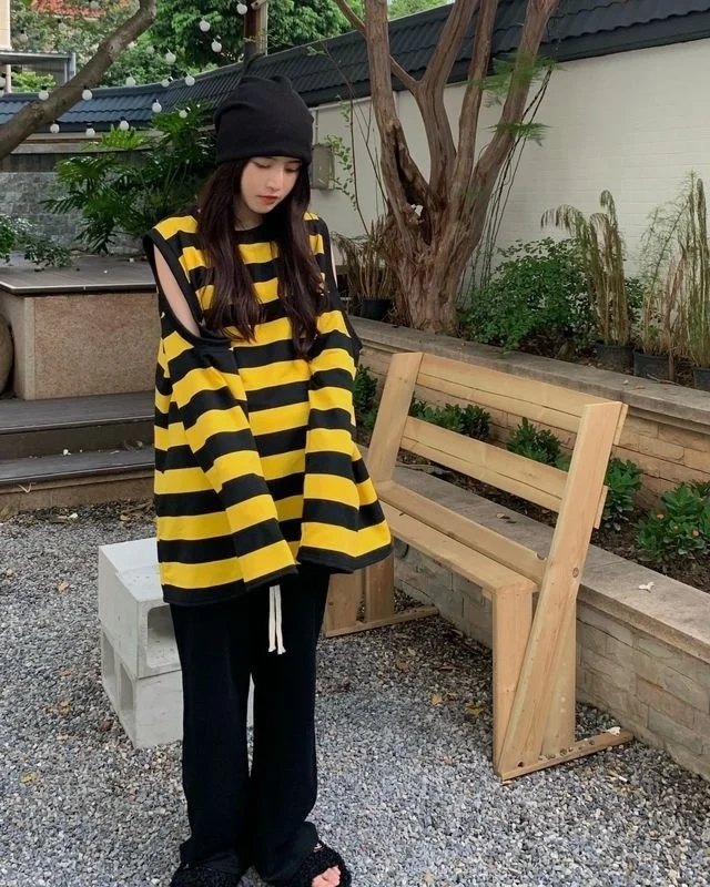 New Real Shot Cost-Effective Loose Hollow Yellow and Black Striped 
New Real Shot Cost-Effective Loose Hollow Yellow and Black Striped