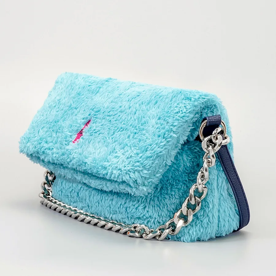 Plush Faux Fur Women Shoulder Bags Chain Blue Casual Ladies Crossbody Bag 2021 Flap Fashion Design Female Clutch Large Handbags
Plush Faux Fur Women Shoulder Bags Chain Blue Casual Ladies Crossbody Bag 2021 Flap Fashion Design Female Clutch Large Handbags