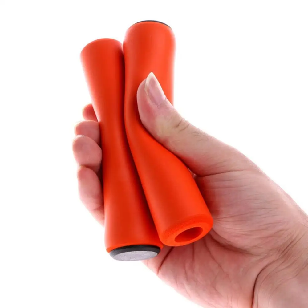 1pair Universal Bicycle Silicone Handlebar Cover Mountain Bike Non-slip Silicone Handlebar Cover Riding Equipment
1pair Universal Bicycle Silicone Handlebar Cover Mountain Bike Non-slip Silicone Handlebar Cover Riding Equipment