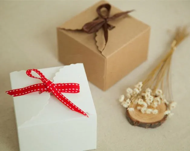 100pcs/lot-9*9*5cm,12*12*6cm Mini S White Kraft Paper Storage Boxes DIY Party Gift Box Cookies Snack Candy Box Baking Package
100pcs/lot-9*9*5cm,12*12*6cm Mini S White Kraft Paper Storage Boxes DIY Party Gift Box Cookies Snack Candy Box Baking Package
