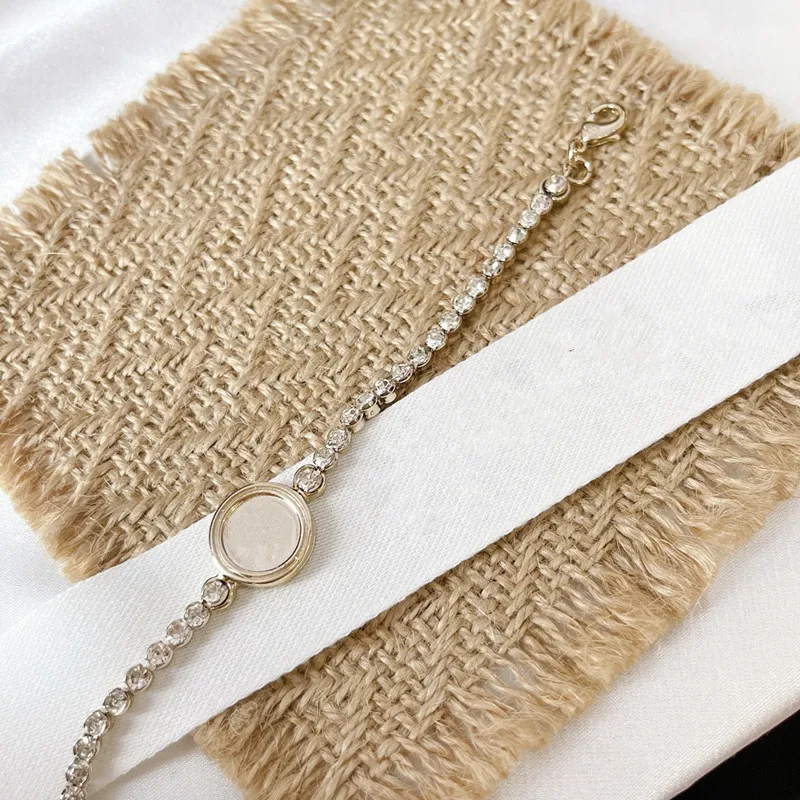 2021 summer new style luxury bracelet diamond gold coin style designer ladies fashion bracelet
2021 summer new style luxury bracelet diamond gold coin style designer ladies fashion bracelet