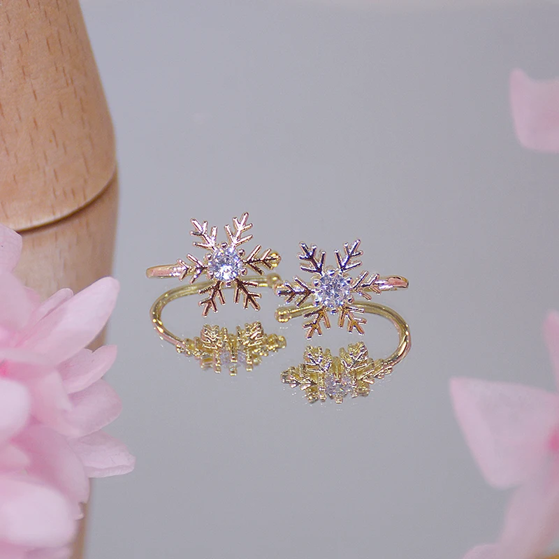 Korean 14K Real Gold Plated Snowflake Women Earring Cubic Bling Zircon Anti-allergy Ear Bone Clip Charm Hollow Pendant Jewelry
Korean 14K Real Gold Plated Snowflake Women Earring Cubic Bling Zircon Anti-allergy Ear Bone Clip Charm Hollow Pendant Jewelry
