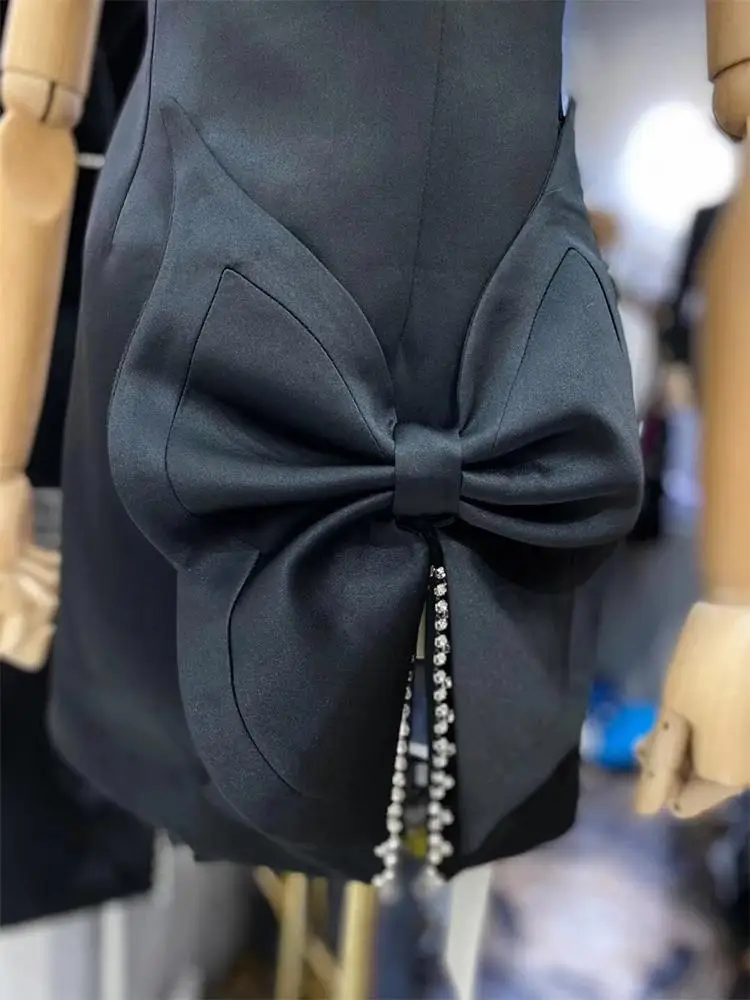 Big-name summer women's diamond-encrusted breast wrap sexy sling bow dress 2021New women's wear irregular fashion party skirt XL
Big-name summer women's diamond-encrusted breast wrap sexy sling bow dress 2021New women's wear irregular fashion party skirt XL
