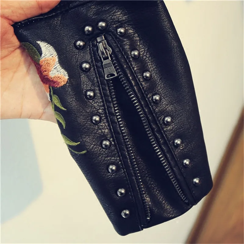 2020 New Women Autumn Winter Rivet Zipper Embroidery PU leather Jacket Black Short Motorcycle Faux Leather Coat Slim Cool Jacket
2020 New Women Autumn Winter Rivet Zipper Embroidery PU leather Jacket Black Short Motorcycle Faux Leather Coat Slim Cool Jacket