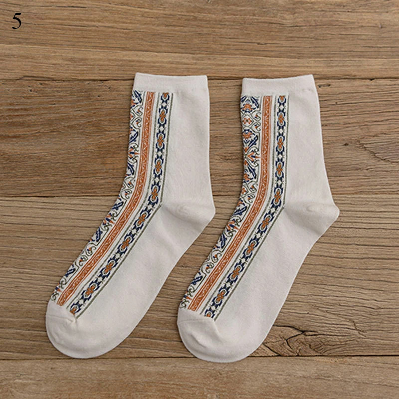 Retro trendy Cotton Mid-sock fashion stripe Women Socks Casual Street Skate Tide Socks high quality Breathable Sweat sock
Retro trendy Cotton Mid-sock fashion stripe Women Socks Casual Street Skate Tide Socks high quality Breathable Sweat sock