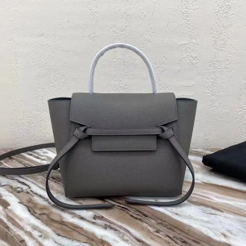 2021 new scalp catfish bag, portable shoulder messenger bag, European and American fashion ladies purse.
2021 new scalp catfish bag, portable shoulder messenger bag, European and American fashion ladies purse.