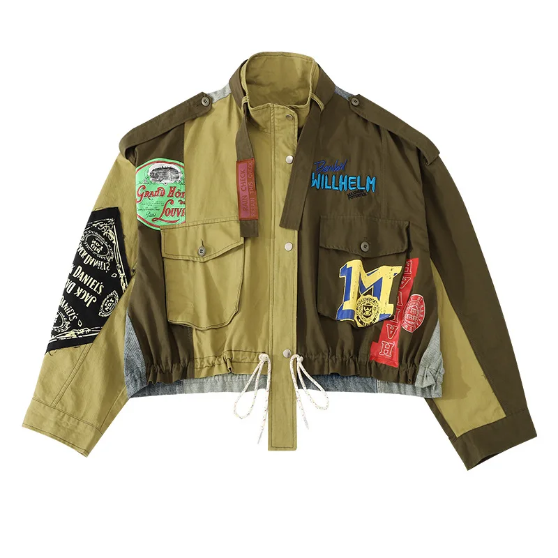 2021 spring women's short jacket denim stitching fashion brand design sense contrast printing stand collar jacket
2021 spring women's short jacket denim stitching fashion brand design sense contrast printing stand collar jacket
