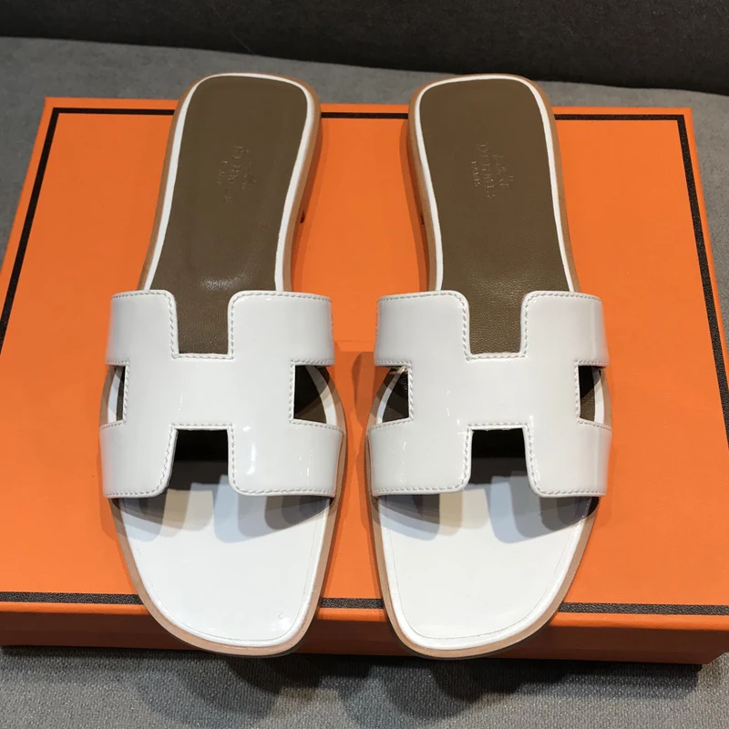 2021 High Quality Genuine Leather Ladies Sandals Fashion Brand Flat Shoes Ladies Slippers Luxury Designer Slippers
2021 High Quality Genuine Leather Ladies Sandals Fashion Brand Flat Shoes Ladies Slippers Luxury Designer Slippers