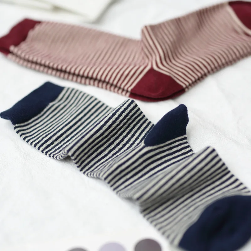 Fashion Striped Cozy Cotton Ladies Socks Streetwear Korean Style Sport Casual Harajuku Socks Autumn Winter Breathable Warm Sock 
Fashion Striped Cozy Cotton Ladies Socks Streetwear Korean Style Sport Casual Harajuku Socks Autumn Winter Breathable Warm Sock