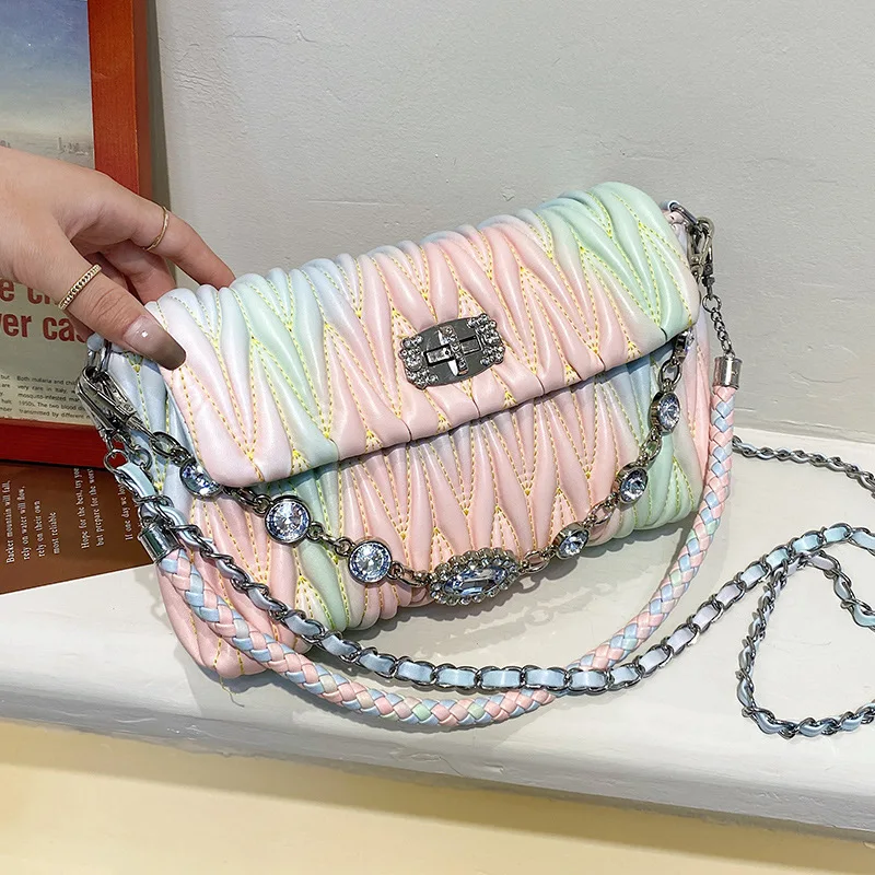 Party dress Women Bags Shoulder Handbags High-end Pearl Diamond Messenger Pack Woven Strap Chain Bag Colorful Pleated Armpit Bag
Party dress Women Bags Shoulder Handbags High-end Pearl Diamond Messenger Pack Woven Strap Chain Bag Colorful Pleated Armpit Bag