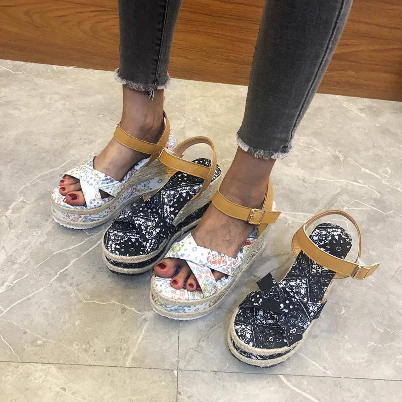 2021 Women's Wedge High Heel Sandals Open Toe Buckle Belt Slippers Beach Platform Casual Women's Plus Size 35-43 Sandals
2021 Women's Wedge High Heel Sandals Open Toe Buckle Belt Slippers Beach Platform Casual Women's Plus Size 35-43 Sandals