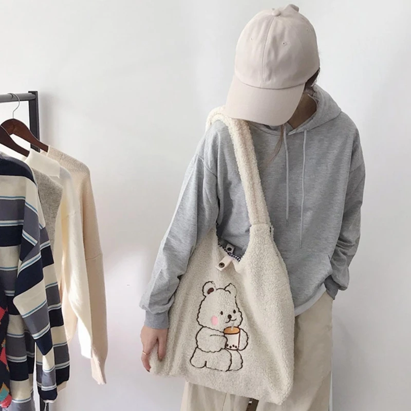 Little Bear Embroidered Lamb Wool Shoulder Bag Large Capacity Women Shoulder Messenger Bag Casual Daily Wear Crossbody
Little Bear Embroidered Lamb Wool Shoulder Bag Large Capacity Women Shoulder Messenger Bag Casual Daily Wear Crossbody