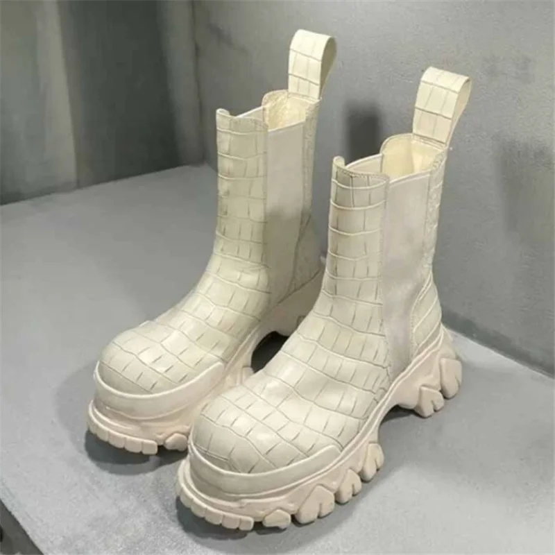 Ботинки Челси с белым крокодиловым узором, женские черные укороченные ботинки на толстой подошве в британском стиле, осенне-зимние Ботинки ... 
Ботинки Челси с белым крокодиловым узором, женские черные укороченные ботинки на толстой подошве в британском стиле, осенне-зимние Ботинки ...