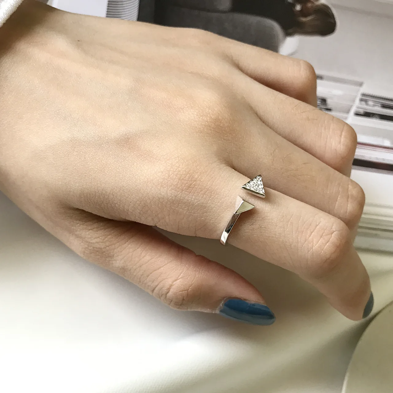 Korean-Style S925 Sterling Silver Rivet Ring Antique Retro Cool Open Plain Silver Ring Ring
Korean-Style S925 Sterling Silver Rivet Ring Antique Retro Cool Open Plain Silver Ring Ring