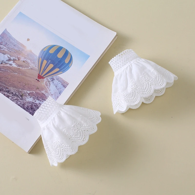 1 Pair Women Hollow Out Lace Pleated Horn Cuff Detachable Stretch Fake Sleeves Bracelet New 2021 
1 Pair Women Hollow Out Lace Pleated Horn Cuff Detachable Stretch Fake Sleeves Bracelet New 2021