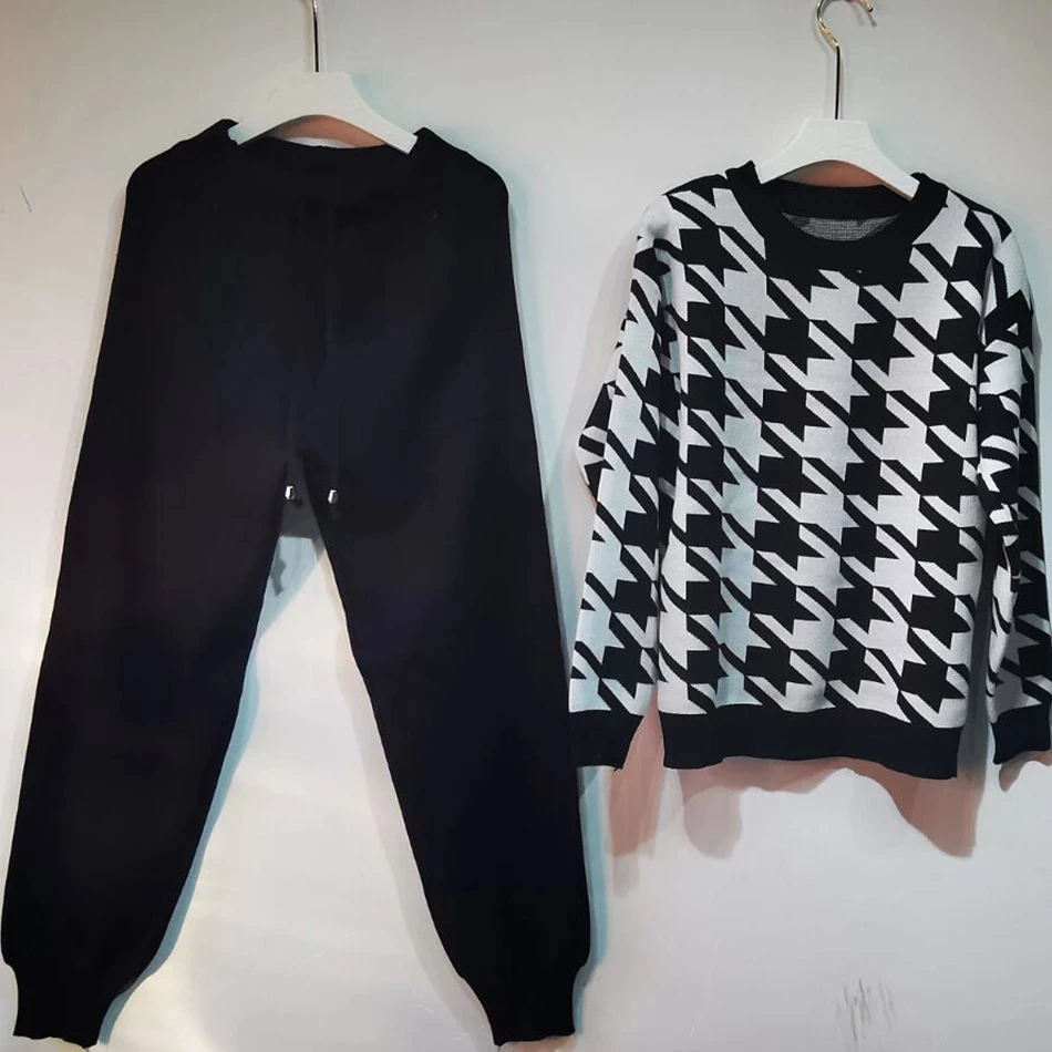 Winter Fashion Jacquard Knitted Sportswear 2 Two-Piece Set 2020 New Women'S Pullover Sweater + Elastic Band Pants Sports Suit
Winter Fashion Jacquard Knitted Sportswear 2 Two-Piece Set 2020 New Women'S Pullover Sweater + Elastic Band Pants Sports Suit