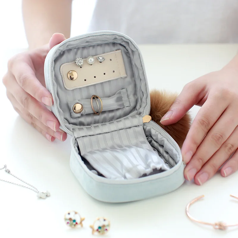 PLEEGA Korean Style Fresh And Simple Girl Earrings Plate Jewelry Box Protable Earrings Ring Multi-function Jewelry Storage Box
PLEEGA Korean Style Fresh And Simple Girl Earrings Plate Jewelry Box Protable Earrings Ring Multi-function Jewelry Storage Box