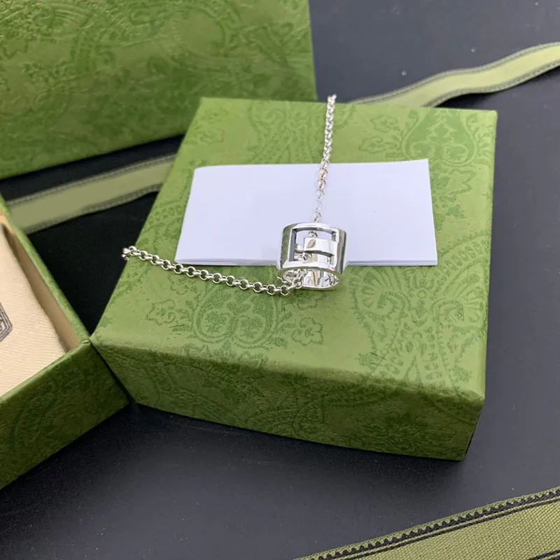 Ag925 Sterling Silver G Hollow Necklace Couple Men And Women Luxury Brand Jewelry Ladies Pendant Exquisite Original Design Gift
Ag925 Sterling Silver G Hollow Necklace Couple Men And Women Luxury Brand Jewelry Ladies Pendant Exquisite Original Design Gift