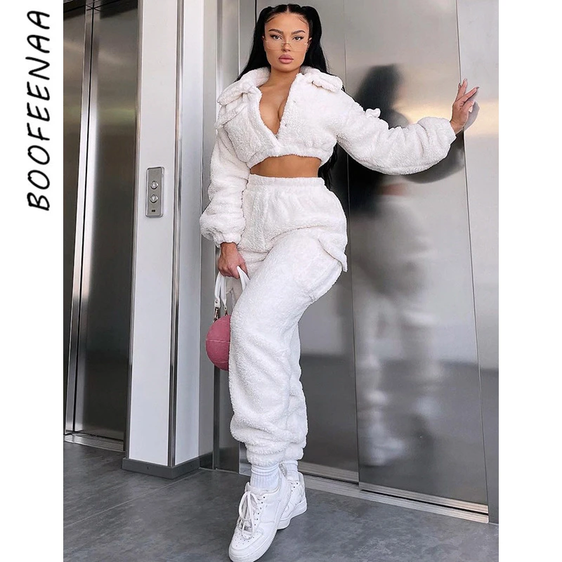 Флисовый зимний комплект BOOFEENAA из 2 предметов, топ и брюки, уличная одежда, сексуальная белая одежда для женщин, спортивные костюмы, женские с...
Флисовый зимний комплект BOOFEENAA из 2 предметов, топ и брюки, уличная одежда, сексуальная белая одежда для женщин, спортивные костюмы, женские с...