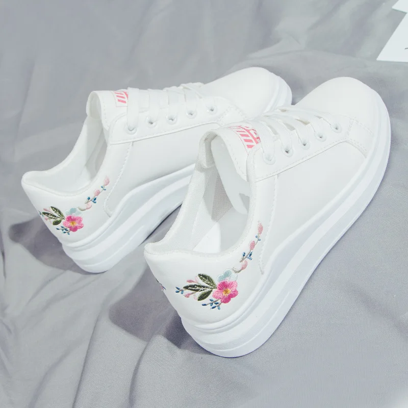 Shoes Woman Zapatos De Mujer New Casual Embroidery Fashion Low-top Lace-up Student Sneakers Floral Sewing Spring/Autumn PU
Shoes Woman Zapatos De Mujer New Casual Embroidery Fashion Low-top Lace-up Student Sneakers Floral Sewing Spring/Autumn PU