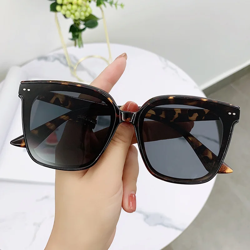 Vintage Square Sunglasses Women Men 2022 Popular Big Frame Sun Glasses Male Driving Goggles Shades UV400 Eyewear Oculos De Sol
Vintage Square Sunglasses Women Men 2022 Popular Big Frame Sun Glasses Male Driving Goggles Shades UV400 Eyewear Oculos De Sol