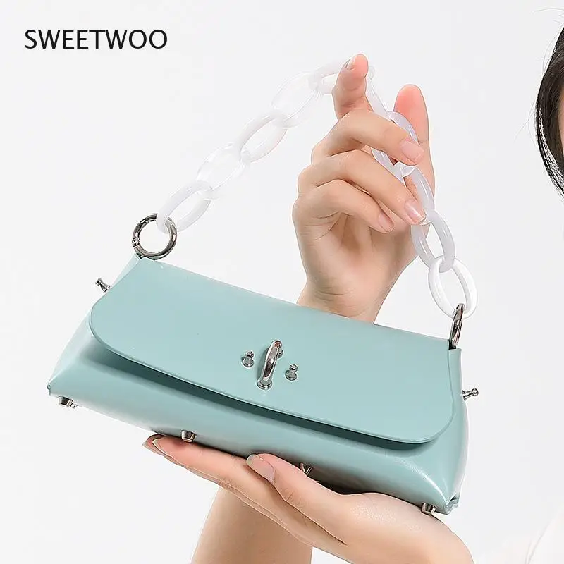 Spring Summer Light Luxury Rivet Handbags Original Niche Design Chain French Retro Baguette Underarm Bag Leather Messenger Bag
Spring Summer Light Luxury Rivet Handbags Original Niche Design Chain French Retro Baguette Underarm Bag Leather Messenger Bag
