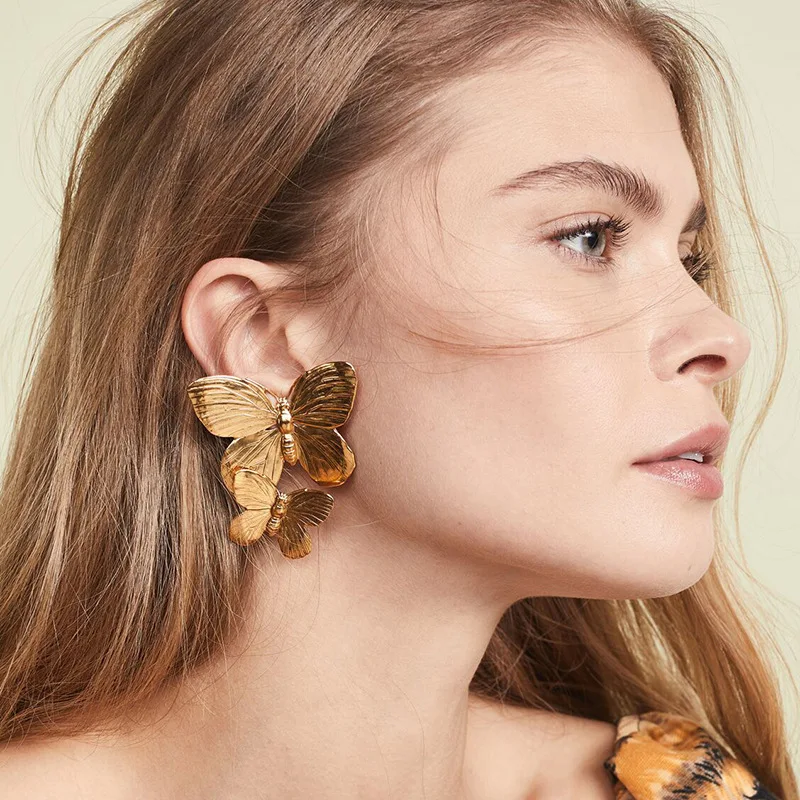 Fashion Geometric Twist Earrings Net Red Simple Metal Earrings Personality Trendy Wild Earrings Women
Fashion Geometric Twist Earrings Net Red Simple Metal Earrings Personality Trendy Wild Earrings Women