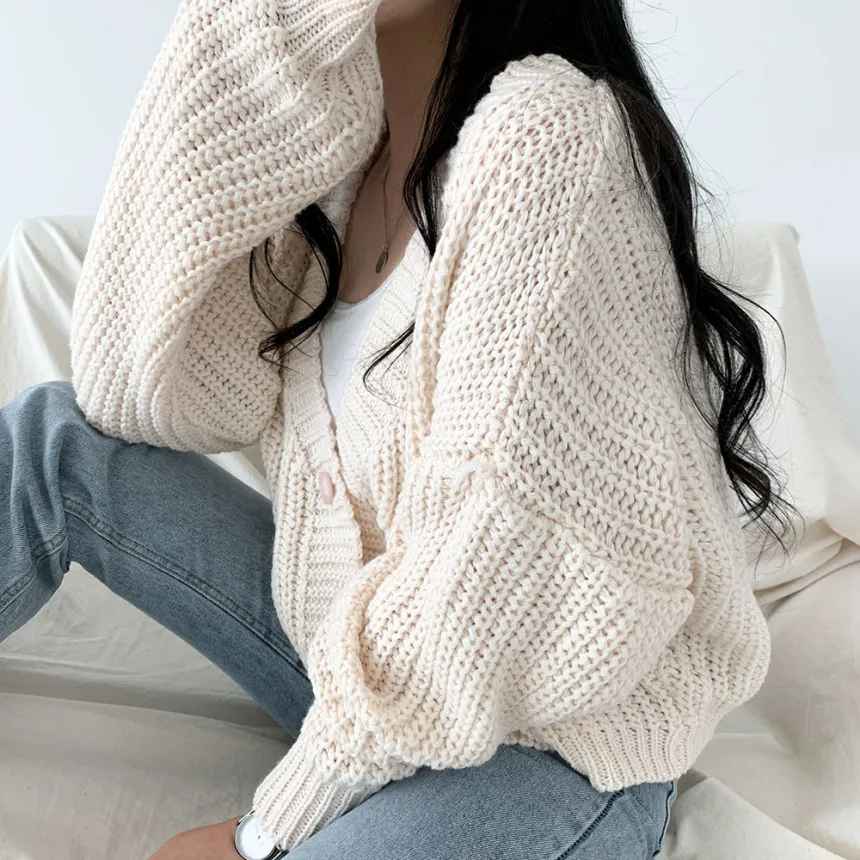 y2k y2k Korea Chic Autumn Loose Wild Design One Button V-neck Short Soft Warm Sweater Coat Knitted Cardigan
y2k y2k Korea Chic Autumn Loose Wild Design One Button V-neck Short Soft Warm Sweater Coat Knitted Cardigan