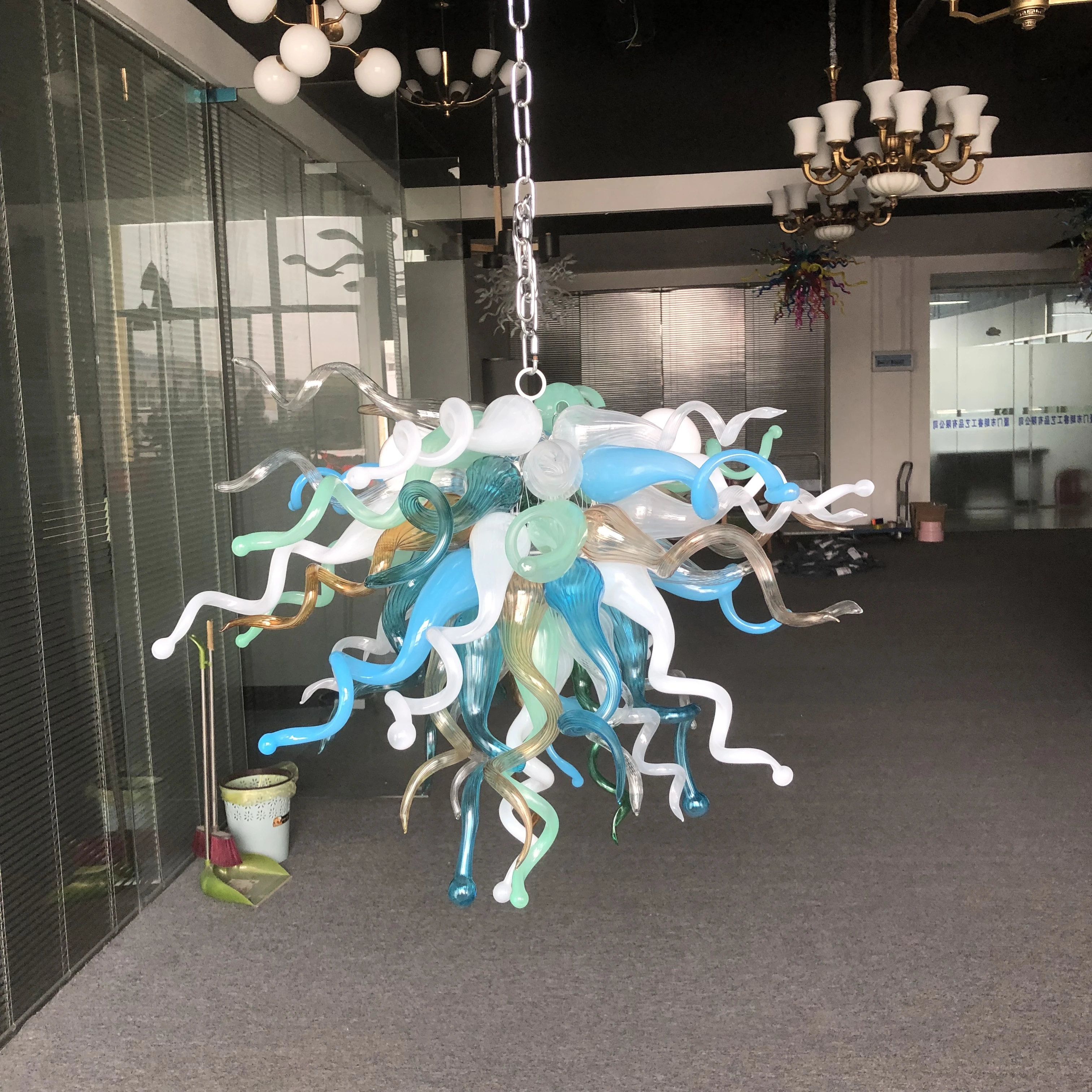 2020 New Arrival Murano Glass Pendant Lamps Custom Multicolor 20inches LED 100% Hand Blown Glass Chandeliers Lighting
2020 New Arrival Murano Glass Pendant Lamps Custom Multicolor 20inches LED 100% Hand Blown Glass Chandeliers Lighting