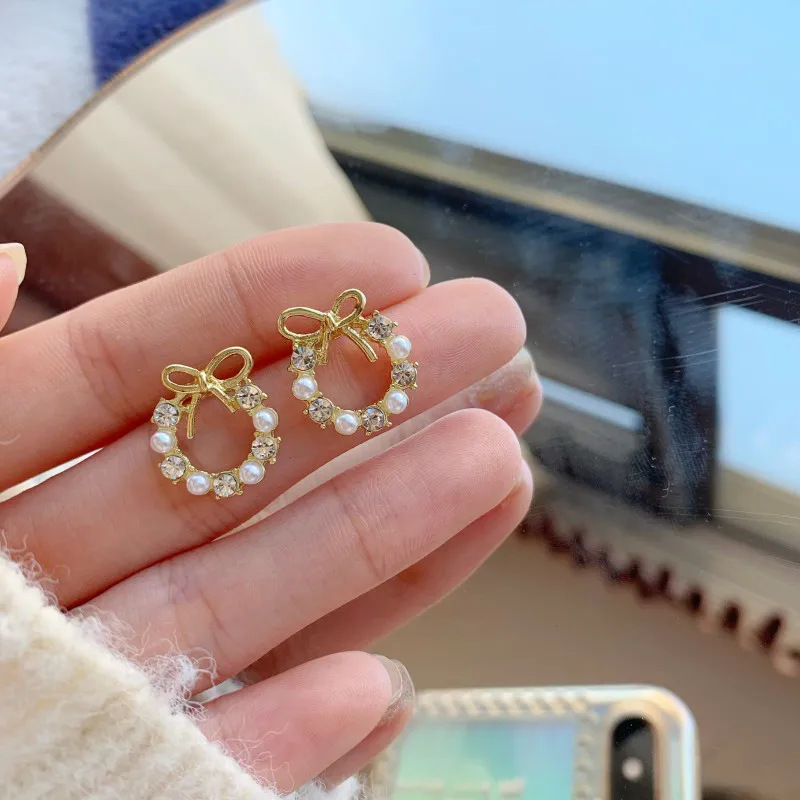 Gold Color Simulated Pearls Zirconia Bow Round Circle Stud Earrings Sweet Cute Clip On Earring No Piercing Wedding Bride Jewelry
Gold Color Simulated Pearls Zirconia Bow Round Circle Stud Earrings Sweet Cute Clip On Earring No Piercing Wedding Bride Jewelry