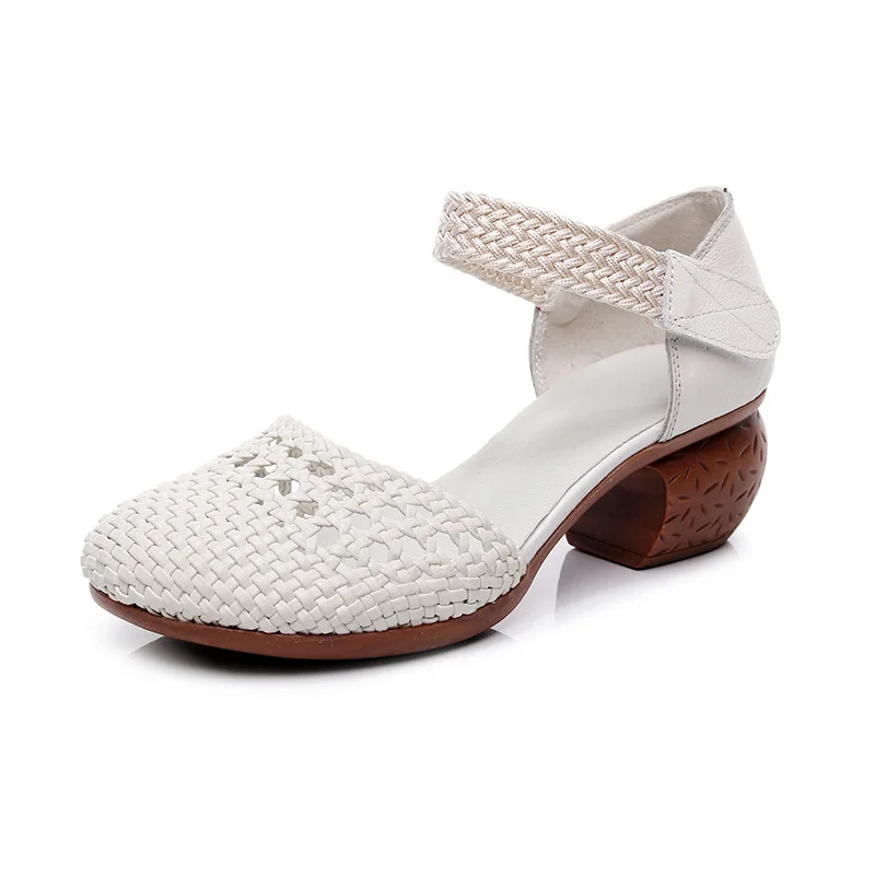 Spring and Summer New Retro Style Leather Ladies Casual Sandals Thickened Mid-heel Woven Sandals Female Breathable Fairy Style
Spring and Summer New Retro Style Leather Ladies Casual Sandals Thickened Mid-heel Woven Sandals Female Breathable Fairy Style