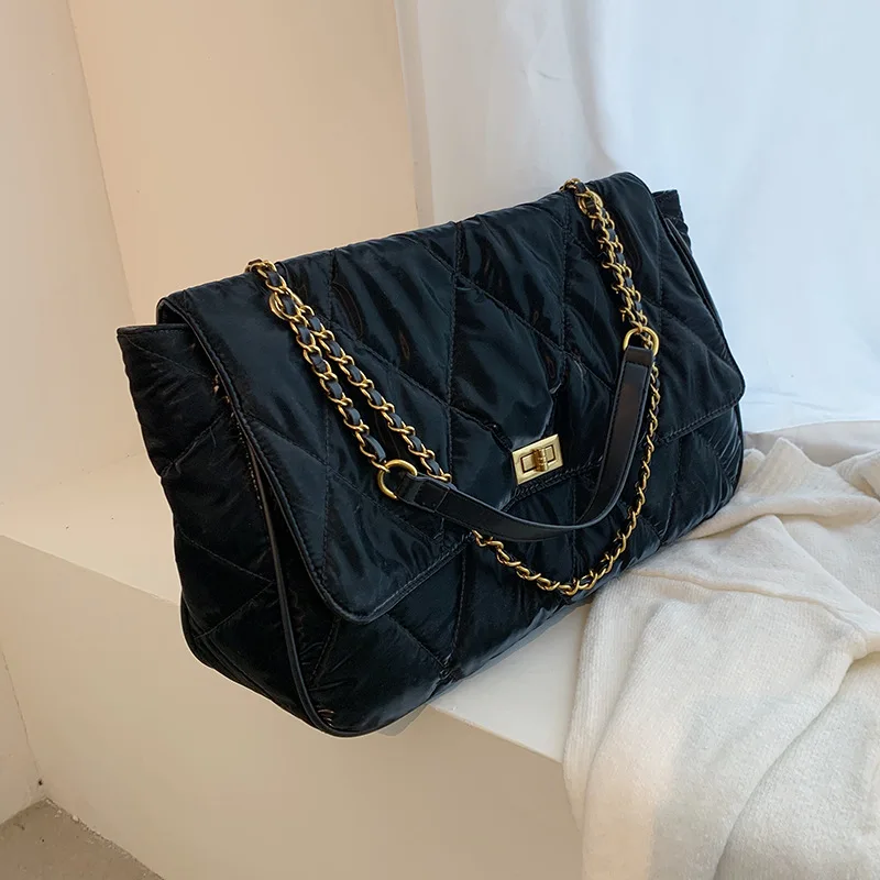 Lingge chain bag women autumn/winter 2020 high quality popular new trend wild fashion western style large capacity shoulder bag
Lingge chain bag women autumn/winter 2020 high quality popular new trend wild fashion western style large capacity shoulder bag