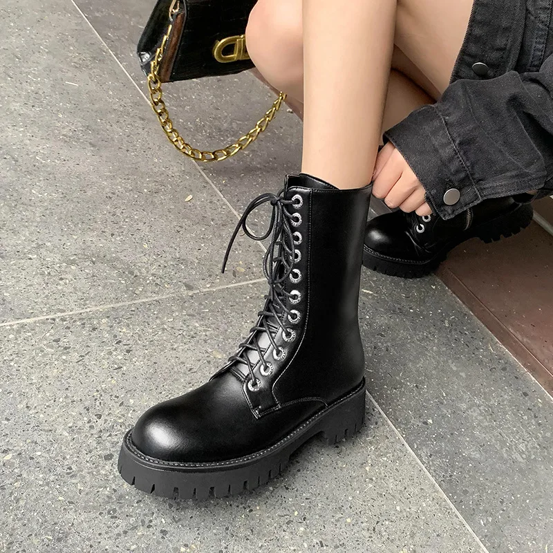 Короткие ботинки, новинка сезона осень-зима 2021, женские водонепроницаемые универсальные повседневные ботинки на платформе и толстом каблу...
Короткие ботинки, новинка сезона осень-зима 2021, женские водонепроницаемые универсальные повседневные ботинки на платформе и толстом каблу...