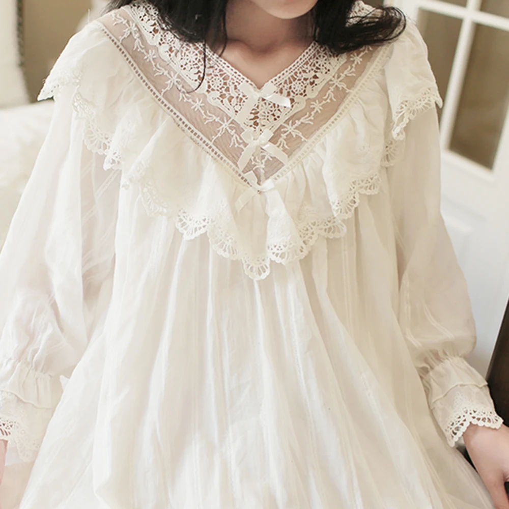 2020 New Pattern Women's Beautiful Nightdress Long Sleeve Lace White Home Sleeping Dress Cotton Vintage Sweet Nightgown Female
2020 New Pattern Women's Beautiful Nightdress Long Sleeve Lace White Home Sleeping Dress Cotton Vintage Sweet Nightgown Female