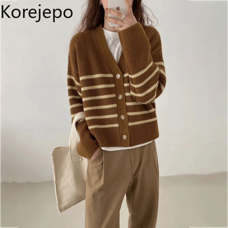 Korejepo Women Cardigan 2021 Autumn Winter New Preppy Style Stitching Contrast Stripes Single-breasted Knitted Cardigan Female
Korejepo Women Cardigan 2021 Autumn Winter New Preppy Style Stitching Contrast Stripes Single-breasted Knitted Cardigan Female