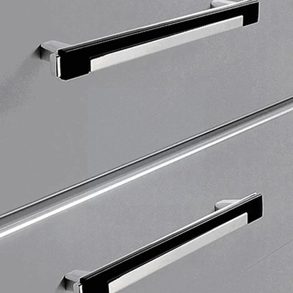 Light Luxury Golden Chrome Kitchen Handle Cabinet Handle Handle Furniture Hardware Fashion Door Handle Drawer L1B8
Light Luxury Golden Chrome Kitchen Handle Cabinet Handle Handle Furniture Hardware Fashion Door Handle Drawer L1B8