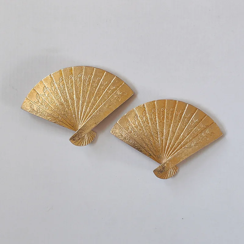 Golden Fan Wall Hanging Picture Frame Shooting Props Resin Golden Fan Abstract Art Wall Hanging Pendant Indoor Home Decoration
Golden Fan Wall Hanging Picture Frame Shooting Props Resin Golden Fan Abstract Art Wall Hanging Pendant Indoor Home Decoration