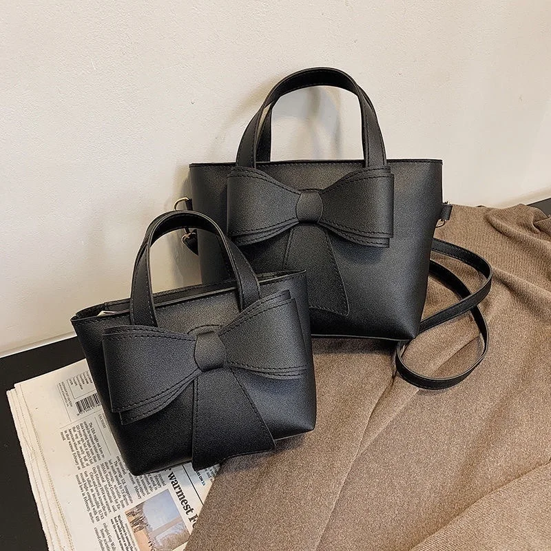 2021 New Retro Crossbody Handbags Fashion All-Match Shopping Handbag PU Bow Shoulder Messenger Bucket Shoulder Bag
2021 New Retro Crossbody Handbags Fashion All-Match Shopping Handbag PU Bow Shoulder Messenger Bucket Shoulder Bag