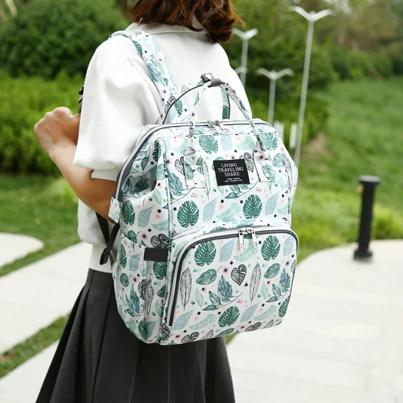 Fresh Pattern Mommy Bag Female Large-Capacity Wet And Dry Separation Mother And Baby Bag Out Of The Mother Bag Portable Handbag
Fresh Pattern Mommy Bag Female Large-Capacity Wet And Dry Separation Mother And Baby Bag Out Of The Mother Bag Portable Handbag