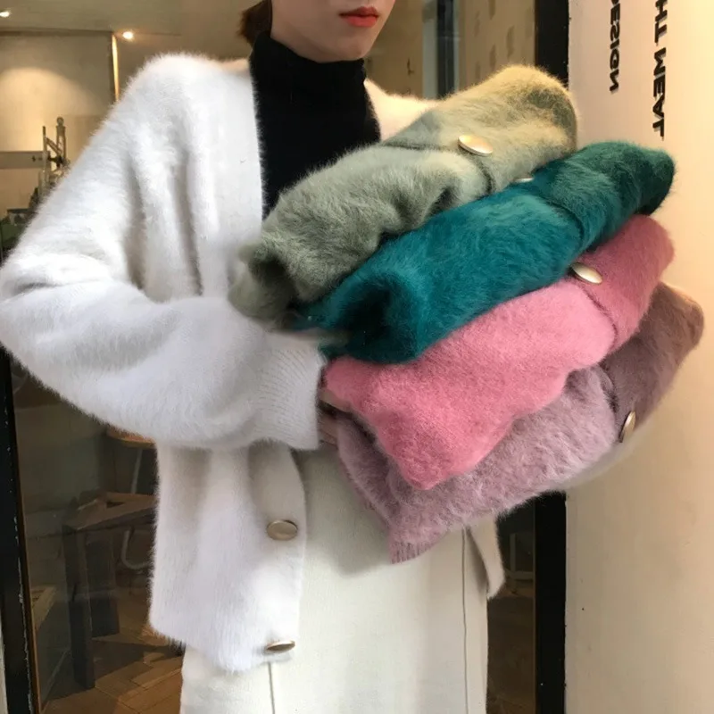 Women Autumn Winter Mink velvet white Sweater coat long sleeve Knitted Cardigan V-neck Casual Plus Size Sueter Truien Dames
Women Autumn Winter Mink velvet white Sweater coat long sleeve Knitted Cardigan V-neck Casual Plus Size Sueter Truien Dames