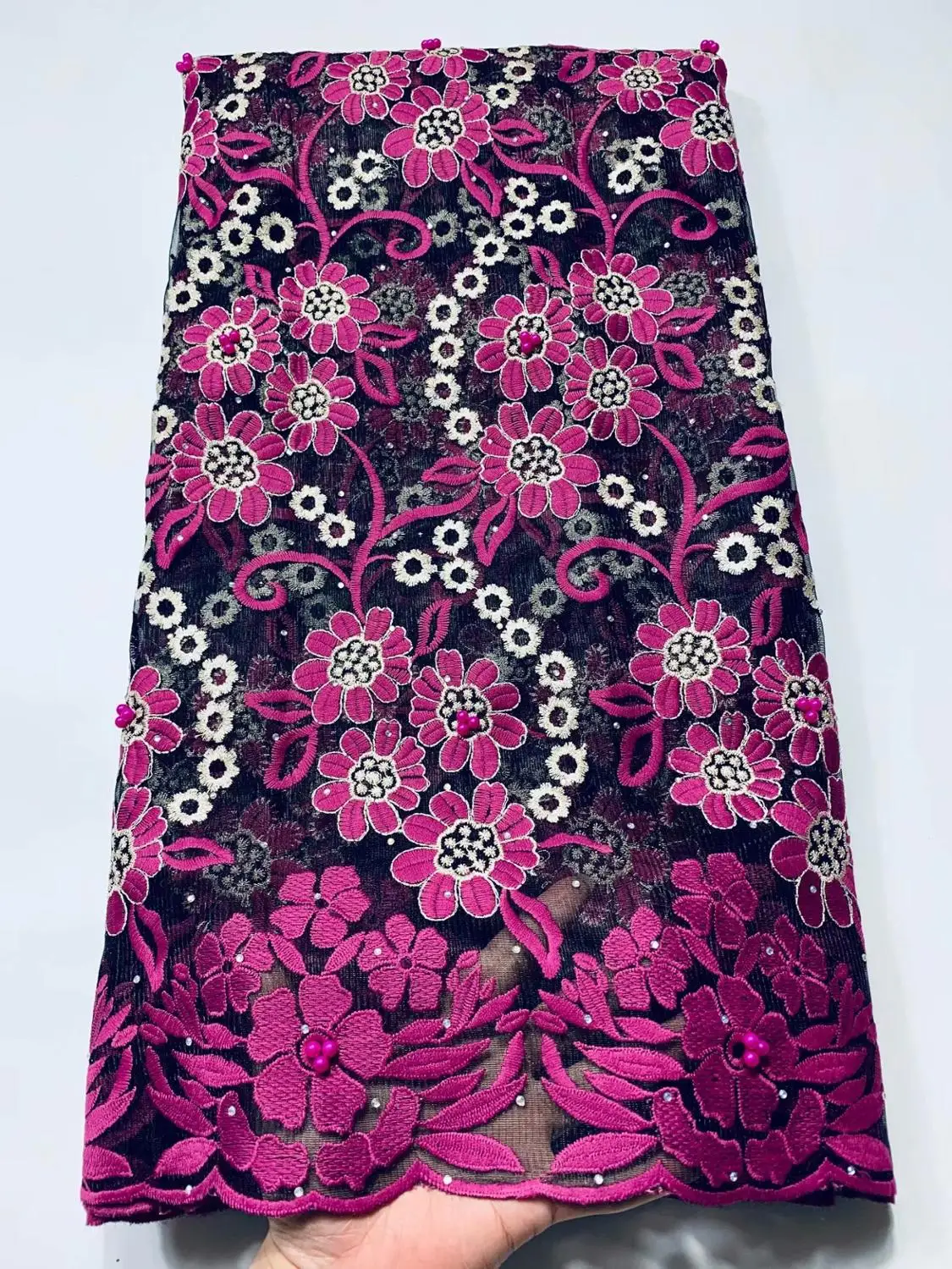 2020 new lace fabric wholesale 5yards high quality lace african tulle lace with stones nigerian lace fabric for women dress
2020 new lace fabric wholesale 5yards high quality lace african tulle lace with stones nigerian lace fabric for women dress