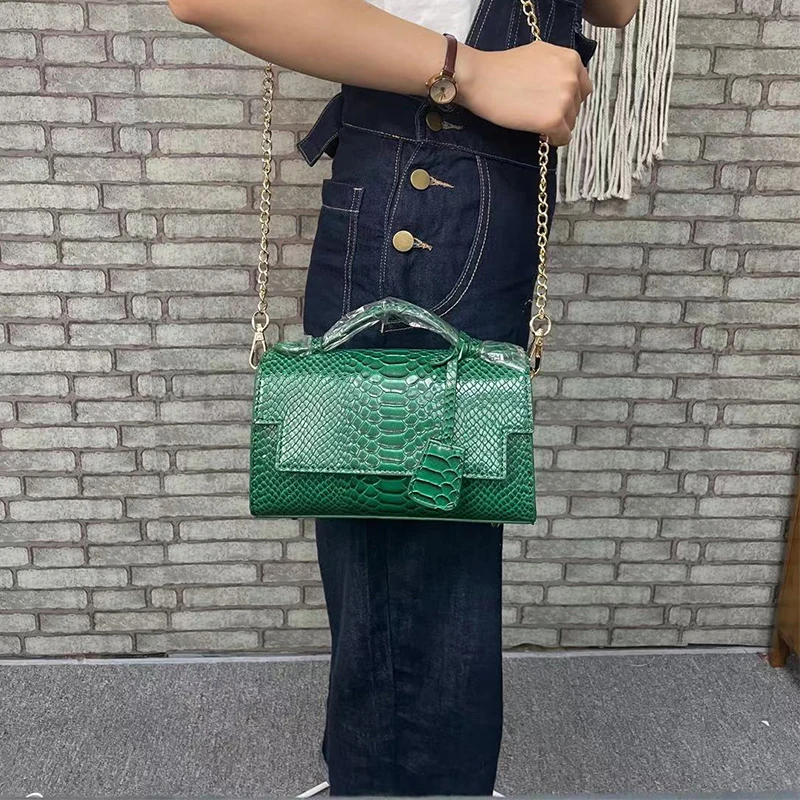 New Design Handbag Snake Pattern Leather Clutch Summer Women Shoulder Bag Luxury Brand Tote Purse
New Design Handbag Snake Pattern Leather Clutch Summer Women Shoulder Bag Luxury Brand Tote Purse
