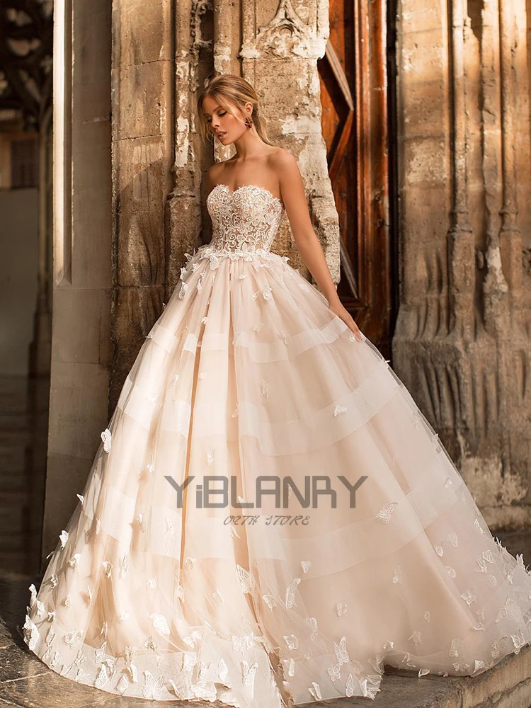 YILIBER Lace wedding dress tube top 3d flower sleeveless bridal dresses backless simple retro embroidery applique
YILIBER Lace wedding dress tube top 3d flower sleeveless bridal dresses backless simple retro embroidery applique
