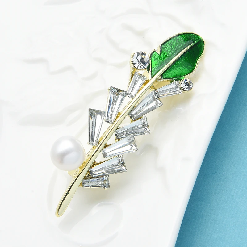 Wuli&baby Green Enamel Feather Brooches Women Men Rhinestone Leaf Party Office Brooch Pins Gifts
Wuli&baby Green Enamel Feather Brooches Women Men Rhinestone Leaf Party Office Brooch Pins Gifts