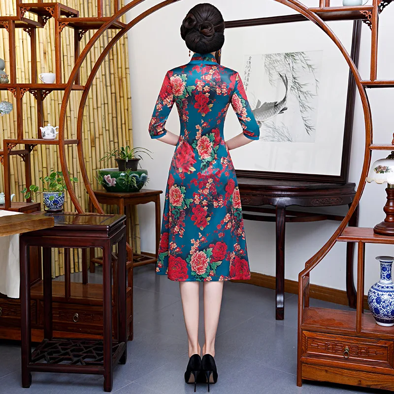 Chinese Traditional Classic Print Flower Women Qipao Vintage Half Sleeve Cheomgsam Short Slim Dress Autumn New Vestidos Big Size
Chinese Traditional Classic Print Flower Women Qipao Vintage Half Sleeve Cheomgsam Short Slim Dress Autumn New Vestidos Big Size