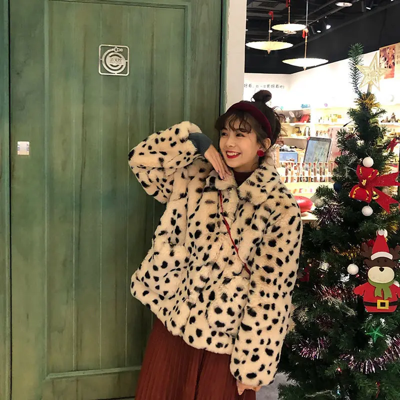 Coat Women Winter New Warm Loose Thick Rabbit Mink Fur Fluffy Female Jacket Winter Women Teddy Bear Leopard Print Outerwear
Coat Women Winter New Warm Loose Thick Rabbit Mink Fur Fluffy Female Jacket Winter Women Teddy Bear Leopard Print Outerwear