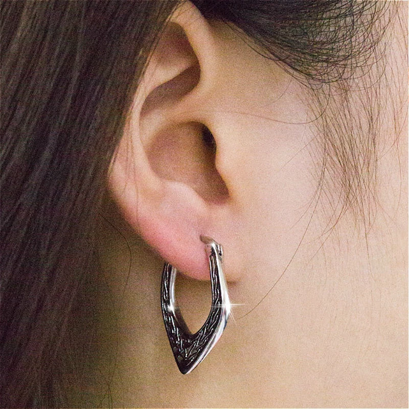 Visisap Vintage V Shape Earrings for Women Unique Hollow Out Eardrops Hyperbole Party Hoop Earrings Jewelry Wholesale E061
Visisap Vintage V Shape Earrings for Women Unique Hollow Out Eardrops Hyperbole Party Hoop Earrings Jewelry Wholesale E061