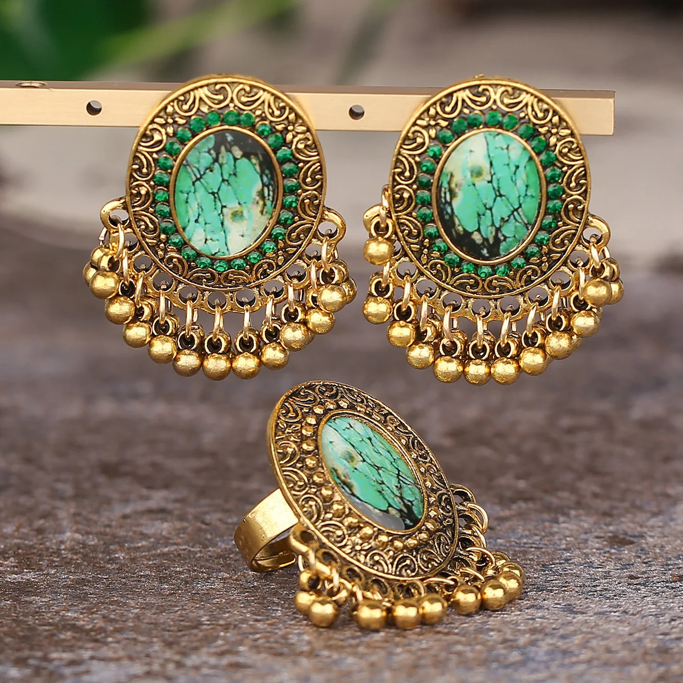 Women's Classic Green Earring/Ring Set Bijoux Wedding Jewelry Hangers Bohemia Beads Jhumka Earrings Hangers
Women's Classic Green Earring/Ring Set Bijoux Wedding Jewelry Hangers Bohemia Beads Jhumka Earrings Hangers