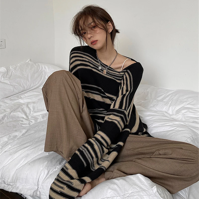 NEW Women Punk Gothic Striped Long Sleeve Loose Patchwork Sweater Hip Hop Retro Oversize Pullover Casual Knitted Jumpers
NEW Women Punk Gothic Striped Long Sleeve Loose Patchwork Sweater Hip Hop Retro Oversize Pullover Casual Knitted Jumpers