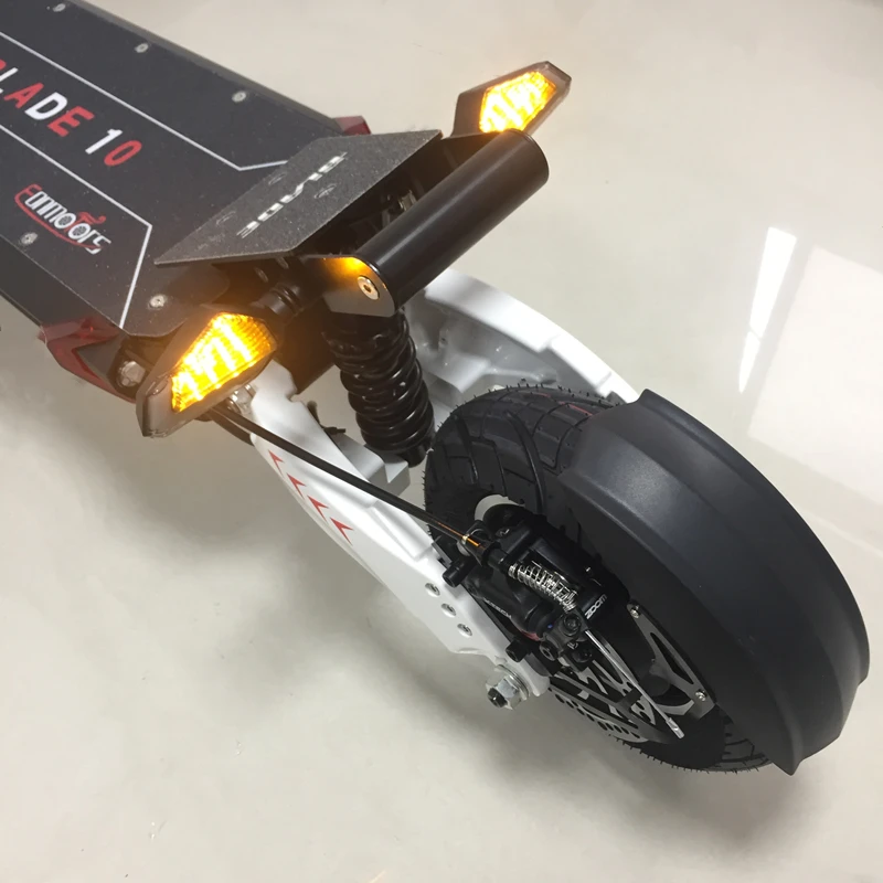 Original BLADE 10D Kick Scooter 60V 2400W Off-road Smart Electric Scooter 20AH 26AH foldable 10 Inch Dual Motor Skateboard
Original BLADE 10D Kick Scooter 60V 2400W Off-road Smart Electric Scooter 20AH 26AH foldable 10 Inch Dual Motor Skateboard